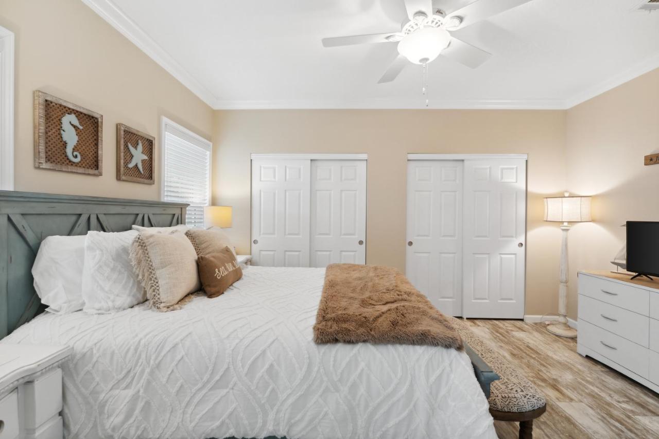 Seas The Day - Queen Bed - Bunk Beds
